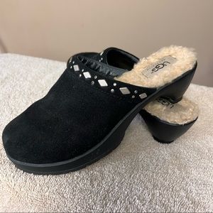 Ugg Black Suede Leather clogs lined and cozy beaded detail size 5